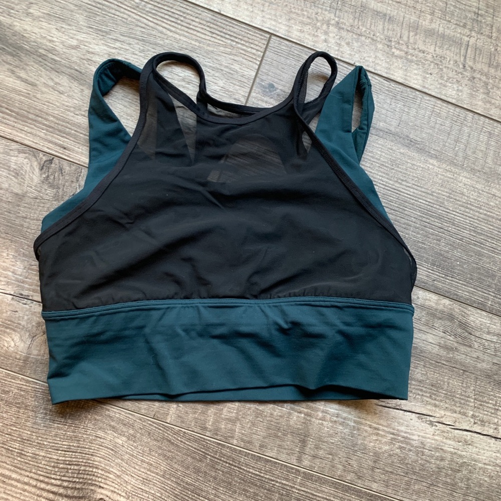 LuluLemon sports bra/crop top